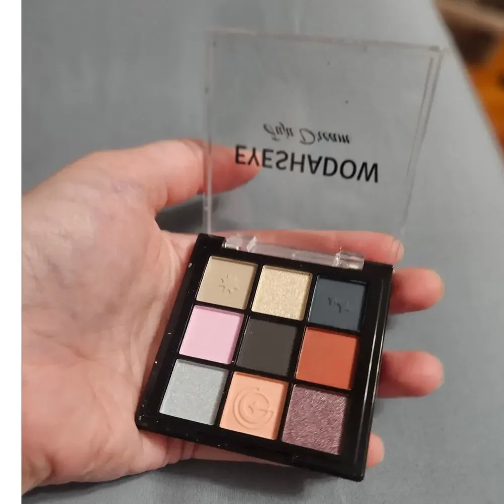 Juju Dream 9-Color Eyeshadow Palette Star Isle Fantasy Night NEW
